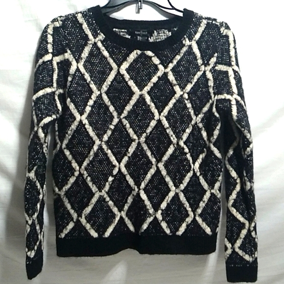 Forever 21 Sweaters - FINAL SALE! NWOT Forever 21 Eyelash Sweater Sz.S